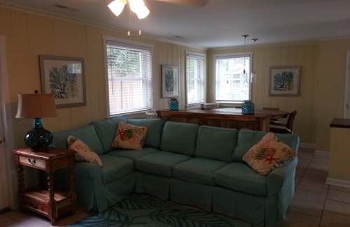 Rehoboth Beach Cottage | Minutes to Town/Ocean