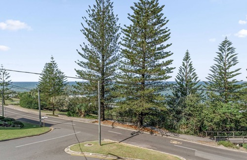 Kings Beach Apartment | Minya Court Unit 4 Kings Beach QLD