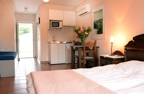 Galaxidi House | Mira Mare Hotel