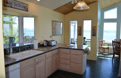 Homer House | Miracle Ridge - Beautiful, Private Home Overlooking Kachemak Bay & Cook Inlet
