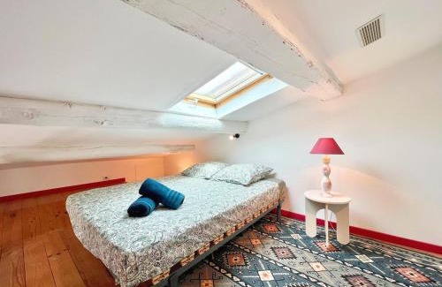 Miramas le Vieux Apartment | Miraluna - Village médiéval, calme, insolite, 6 personnes