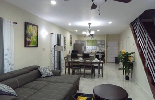 IronShore Estates House | MIRANDO PLACEn4X 2 BED 2 BATH TOWNHOUSE #1-4 GYM+POOL+HOT TUB Sleep 30 PEOPLE