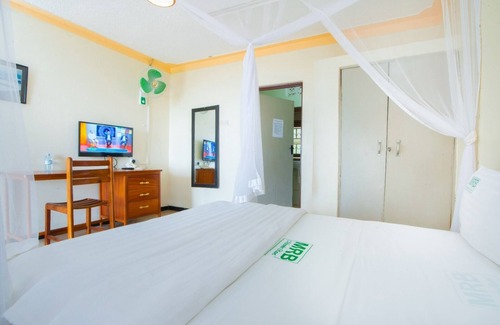 Kalangala Resort | Mirembe Resort Beach Hotel Lutoboka Bay Bugala Island, Ssese Islands.
