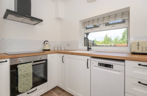 Robert Town House | Mirfield Retreat Cosy 2B in Peaceful Surroundings