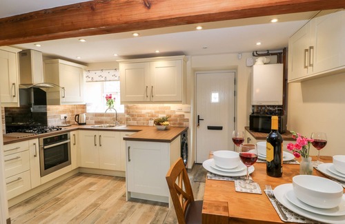 Lumbutts Cottage | MIRK COTTAGE, family friendly, with open fire in Cragg Vale