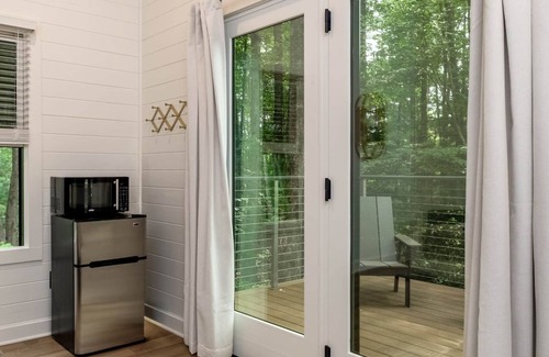 Balsam Grove House | Mirror Cabins - Looking Glass