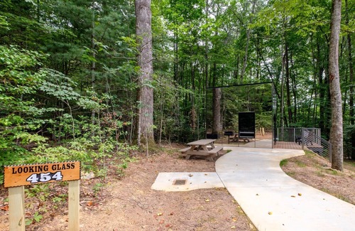 Balsam Grove House | Mirror Cabins - Looking Glass