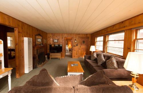 Bend House | Mirror Pond bungalow
