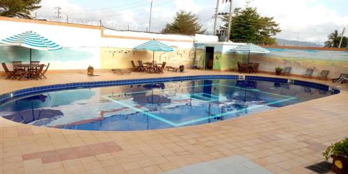 Sultan Hamud Hotel | Miryams Village Inn Safari Lodge