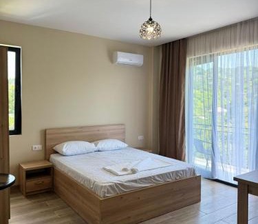 Mtsvane Kontskhi House | Mirza Guesthouse