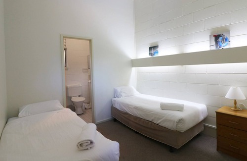 Merimbula Apartment | Misha's Fishpen Retreat - 3+ nights