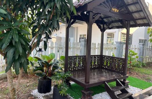 Kampung Jelatang House | Miss Kay Homestay
