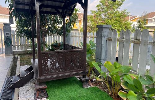 Kampung Jelatang House | Miss Kay Homestay