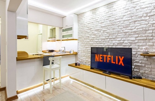 Nisantasi Apartment | Missafir Excellent Flat with Backyard in Nisantasi