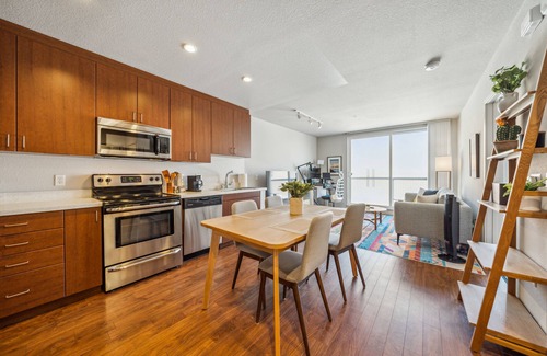 Inner Mission Apartment | Mission 1 BR w/Office by Anyplace - 11454