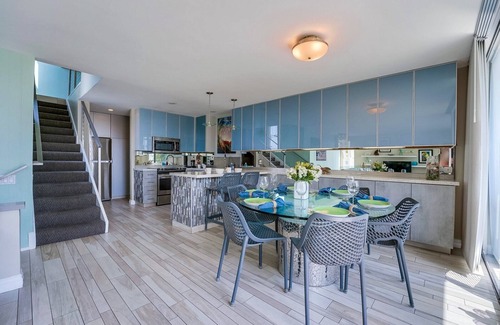 Mission Beach Condo | Mission Bay Waterfront Retreat Walk to Beaches