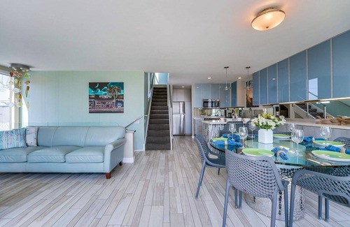 Mission Beach Condo | Mission Bay Waterfront Retreat Walk to Beaches