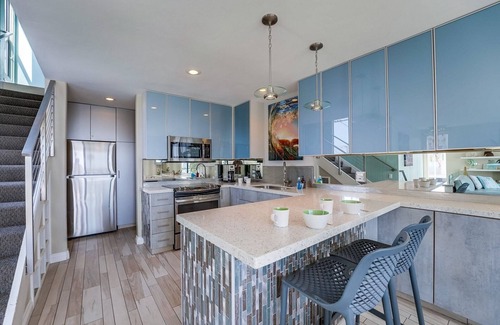 Mission Beach Condo | Mission Bay Waterfront Retreat Walk to Beaches