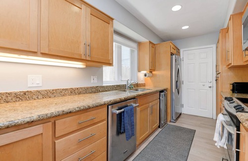 Central Mission Beach Condo | Mission Beach Two-story condo
