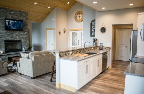 Wenatchee Cabin | Mission Ridge Cabin minutes from a beautiful Mission Ridge Ski Resort. STR#0001