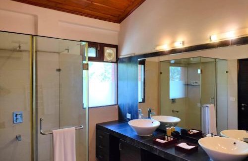 Kasauli Villa | Mistair Estate 10 BR Lux Garden Cook Pool Table
