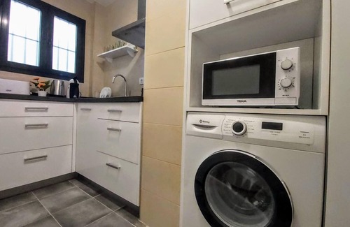 Feria Apartment | Misterhost Duplex Central and Quiet