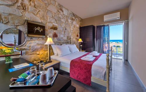 Maleme Hotel | Mistral Hotel - For Solo Travelers