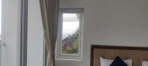 Devikolam Hotel | Misty Cabin Valley View