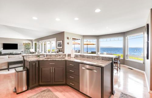 Freeland House | Misty Lady at Water's Edge