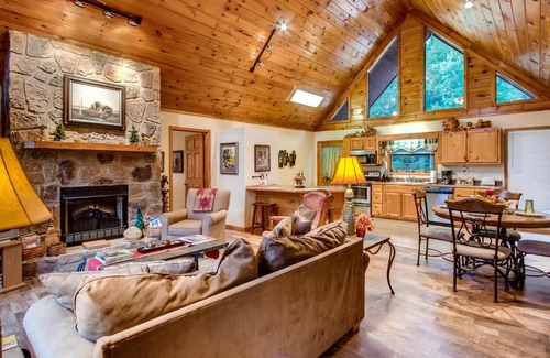 Wears Valley House | Misty Meadows Cabin