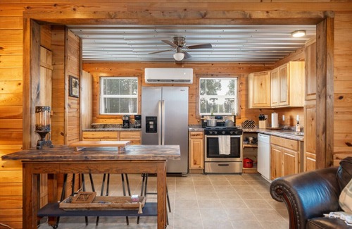 Glenwood Cabin | Misty Mountain Cabin: Spectacular Scenic Escape by Caddo River