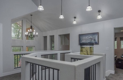 Fairbanks House | Misty Mountain Luxury Home W/ Heated Garage