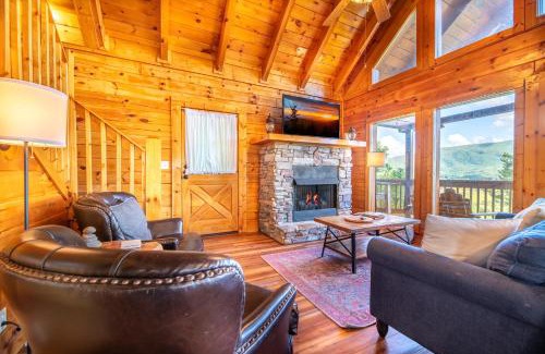 Gatlinburg - Pigeon Forge House | Misty Mountain Treehouse By Avada Properties