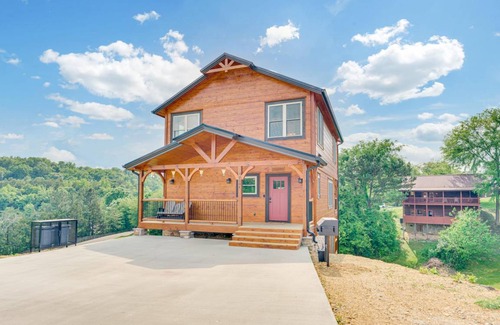 Sevierville House | Misty Mountain Stop: Mountain Views, Hot Tub, Game Room, Theater Room