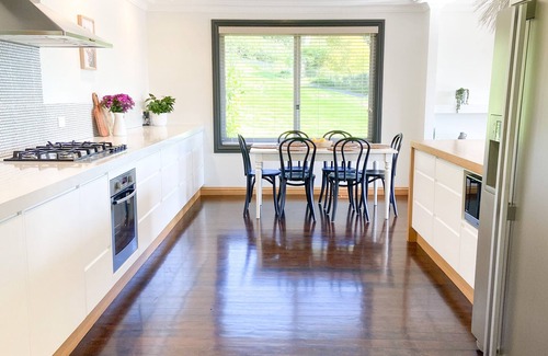 Mittagong House | Misty Pines 6 - A Relaxing Country Escape