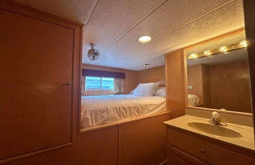 Allons Boat Rental | Mitchell Creek Marina Houseboat 3