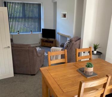 Cwm Frwd Oer House | Mitchell Heights