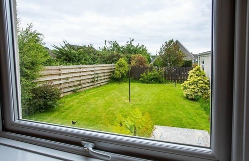 Lamlash House | Mitch’s Cottage , Cosy Isle of Arran retreat