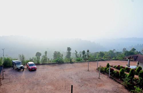 Mudigere House | MitlyTree Homestay - Hill Top Mountain View & Home Food