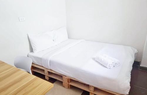 Wat Bowon Niwet Apartment | Mitr Inn Khaosan