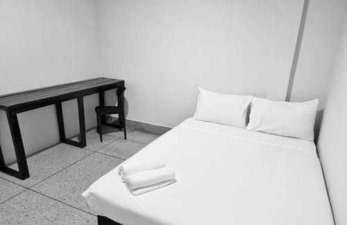 Wat Bowon Niwet Apartment | Mitr Inn Khaosan