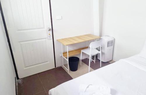 Wat Bowon Niwet Apartment | Mitr Inn Khaosan