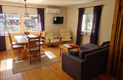Lesjofors House | Mittelschweden Gut Ausgestattetes Ferienhaus am See mit Motorboot und Steg