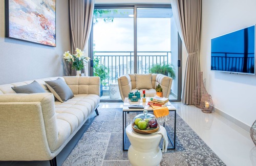 Bach Dang Riverside Apartment | MIX 2 APARTMENTS SAME BUILDING HIGH FLOOR NEAR CENTER W FREE GYM & POOL