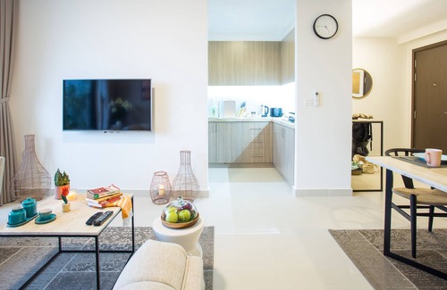 Bach Dang Riverside Apartment | MIX 2 APARTMENTS SAME BUILDING HIGH FLOOR NEAR CENTER W FREE GYM & POOL