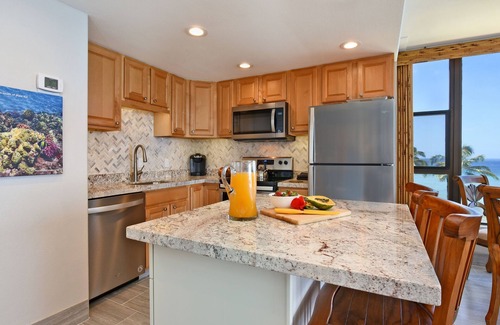 Honokowai Condo | MK 601 Remodeled Oceanfront Condo w AC Pool