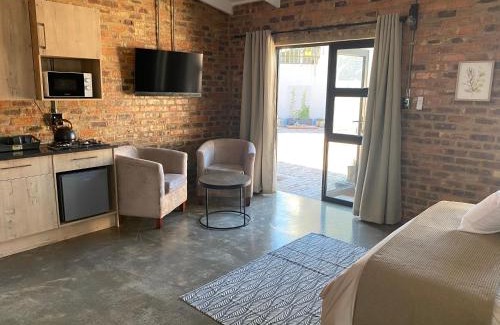Alberton House | MK & R Guesthouse