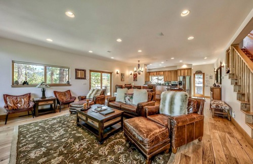 Tahoe Village House | MK486- Large Hot Tub, Close To Casinos and Beach