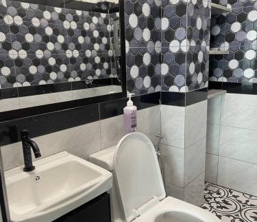 Jenjarom House | MKB Homestay - 2 X Queen Bed Studio Room with View and Free Parking