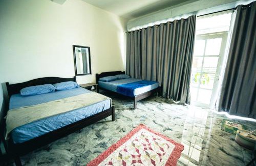 Jenjarom House | MKB Homestay - Landed Studio room with 2 Queen bed and Free Parking